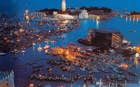 Pink Floyd Plays in Venice on a Massive Floating Stage in 1989