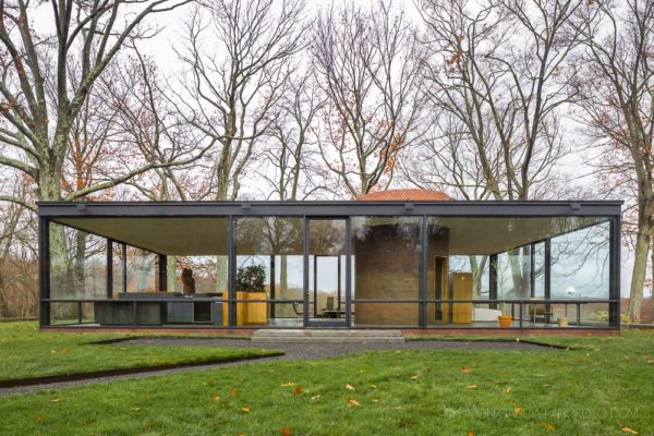 Arch2O-Glass-House-Philip-Johnson-600×400